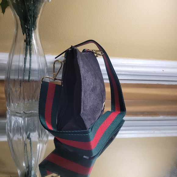 Gucci pouch converted into shoulder bag or strap bag. Aftermarket shoulder strap - Picture 9 of 13